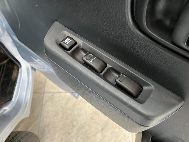 ハイゼットトラックエクストラＳＡIIIｔ　４ＷＤ　５ＭＴ　デフロック　ＬＥＤ追突被害軽減ブレーキ　スマアシ３ｔ　ＬＥＤ　キーレス　荷台作業灯　パートタイム４ＷＤ　Ｈｉ−Ｌｏ切替　デフロック　リヤ４枚リーフスプリング　ＣＤステレオ（滋賀県）の中古車