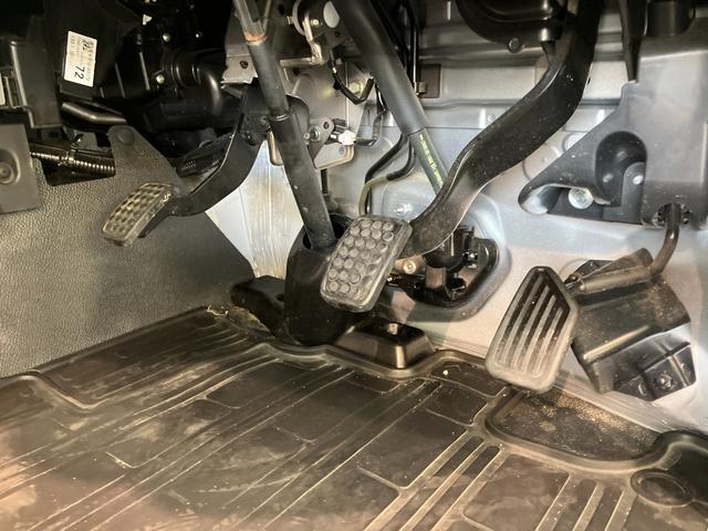 ハイゼットトラックエクストラＳＡIIIｔ　４ＷＤ　５ＭＴ　デフロック　ＬＥＤ追突被害軽減ブレーキ　スマアシ３ｔ　ＬＥＤ　キーレス　荷台作業灯　パートタイム４ＷＤ　Ｈｉ−Ｌｏ切替　デフロック　リヤ４枚リーフスプリング　ＣＤステレオ（滋賀県）の中古車
