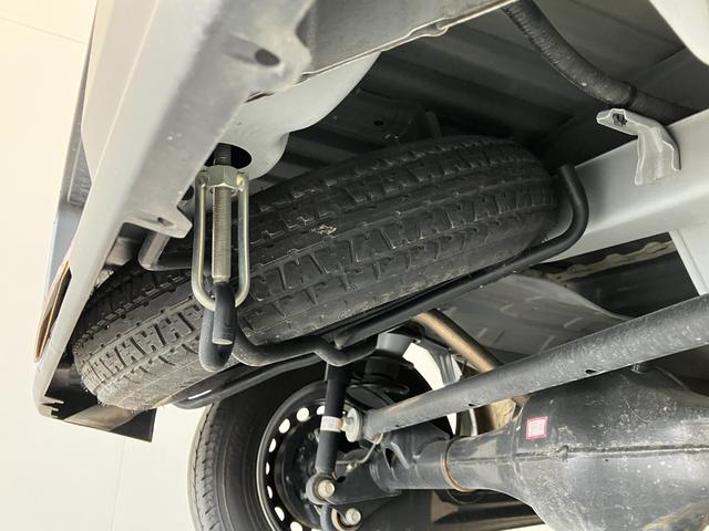 ハイゼットカーゴＤＸ　４ＷＤ　ＣＶＴ　コーナーセンサー　キーレス　ドラレコ追突被害軽減ブレーキ　スマアシ　コーナーセンサー　キーレス　パートタイム４ＷＤ　前席パワーウインドウ　リヤヒーターダクト　ドラレコ（滋賀県）の中古車