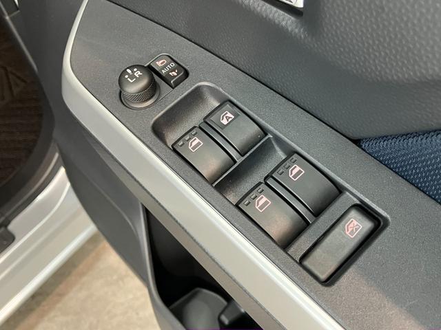 トールカスタムＧ　フルセグナビ　バックカメラ　両側電動スライドドア追突被害軽減ブレーキ　スマアシ　コーナーセンサー　ＬＥＤ　スマートキー　両側電動スライドドア　レーダークルーズコントロール　フルセグナビ　ＤＶＤ　Ｂｌｕｅｔｏｏｔｈ　ＵＳＢ　バックカメラ（滋賀県）の中古車
