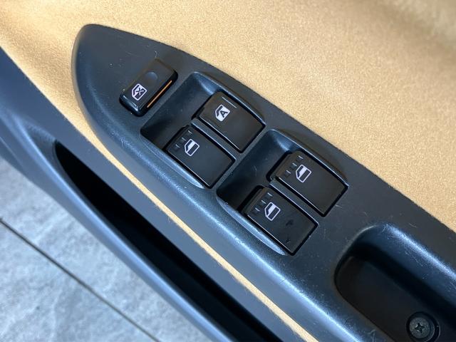 ミラジーノプレミアムＸ　走行５万５千キロ台７　車検整備付ウッド調インテリア　ＭＯＭＯステアリング　オートエアコン　キーレス　ナビ（滋賀県）の中古車