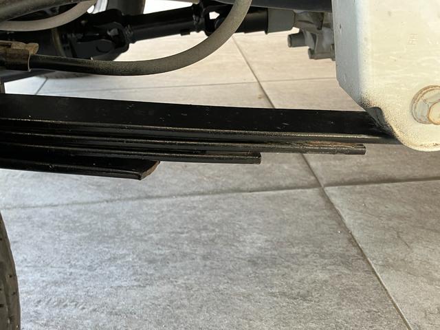 ハイゼットトラックスタンダードＳＡ３ｔ　４ＷＤ　ＡＴ車追突被害軽減ブレーキ　スマアシ３ｔ　パートタイム４ＷＤ　ＡＴ車　エアコン　パワステ　ＡＭ／ＦＭラジオ（滋賀県）の中古車