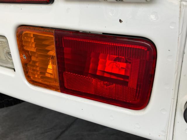 ハイゼットトラックスタンダードＳＡ３ｔ　４ＷＤ　ＡＴ車追突被害軽減ブレーキ　スマアシ３ｔ　パートタイム４ＷＤ　ＡＴ車　エアコン　パワステ　ＡＭ／ＦＭラジオ（滋賀県）の中古車