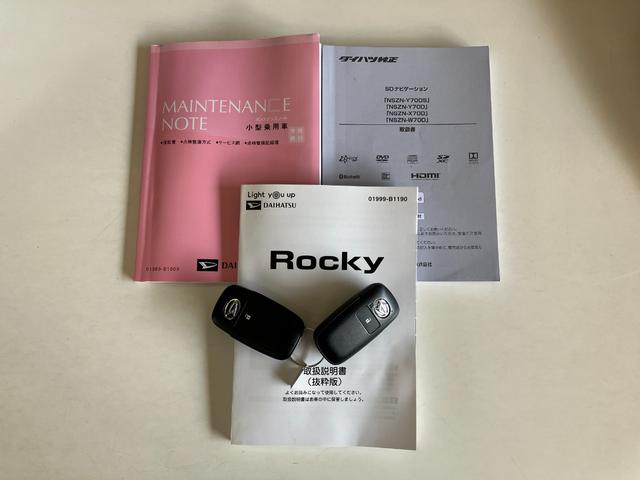 ロッキーＧ　フルセグナビ　バックカメラ　レーダークルーズコントロール追突被害軽減ブレーキ　スマアシ　コーナーセンサー　ＬＥＤ　スマートキー　前席シートヒーター　レーダークルーズコントロール　フルセグナビ　ＤＶＤ　Ｂｌｕｅｔｏｏｔｈ　ＵＳＢ　バックカメラ　前後ドラレコ（滋賀県）の中古車