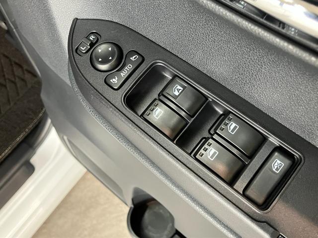 タントカスタムＲＳ　フルセグナビ　バックカメラ　後席モニター衝突被害軽減ブレーキ　コーナーセンサー　両側電動スライドドア　シートヒーター　ＬＥＤ　フルセグナビ　ＤＶＤ　Ｂｌｕｅｔｏｏｔｈ　後席モニター　バックカメラ　前後ドラレコ　オートライト　スマートキー（滋賀県）の中古車
