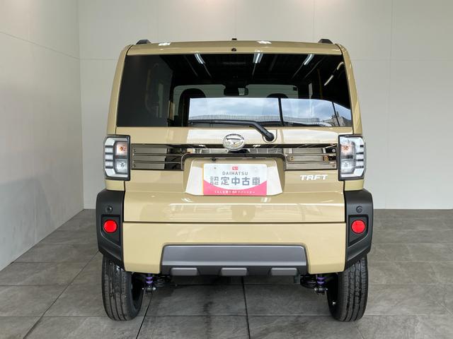 タフトＧ　ダーククロムベンチャー　届出済未使用車　　スマートキー衝突被害軽減ブレーキ　コーナーセンサー　バックカメラ（ナビ装着時用）　前席シートヒーター　電動パーキングブレーキ　１５インチ専用アルミホイール　オートライト　オートエアコン　スマートキー　エコアイドル（滋賀県）の中古車