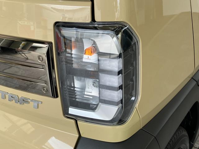 タフトＧ　ダーククロムベンチャー　届出済未使用車　　スマートキー衝突被害軽減ブレーキ　コーナーセンサー　バックカメラ（ナビ装着時用）　前席シートヒーター　電動パーキングブレーキ　１５インチ専用アルミホイール　オートライト　オートエアコン　スマートキー　エコアイドル（滋賀県）の中古車