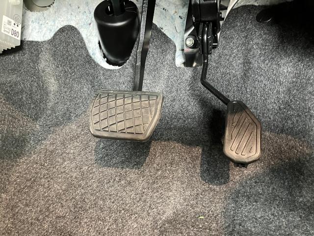 タフトＧ　ダーククロムベンチャー　届出済未使用車　　スマートキー衝突被害軽減ブレーキ　コーナーセンサー　バックカメラ（ナビ装着時用）　前席シートヒーター　電動パーキングブレーキ　１５インチ専用アルミホイール　オートライト　オートエアコン　スマートキー　エコアイドル（滋賀県）の中古車