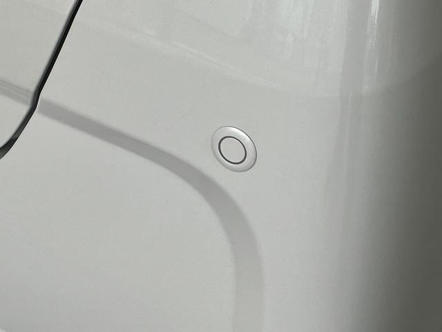 タントＸ　届出済未使用車　左側電動スライドドア　ＬＥＤヘッドライト衝突被害軽減ブレーキ　コーナーセンサー　バックカメラ（ナビ装着時用）　前席シートヒーター　電動パーキングブレーキ　　電動格納ミラー　オートライト　オートエアコン　スマートキー　エコアイドル（滋賀県）の中古車