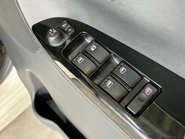 タントカスタムＸ　ＳＡII　ワンセグナビ　バックカメラ追突被害軽減ブレーキ　スマアシ２　ＬＥＤヘッドライト　スマートキー　左側電動スライドドア　ワンセグナビ　ＤＶＤ　Ｂｌｕｅｔｏｏｔｈ　ＵＳＢ　バックカメラ　オートエアコン　エコアイドル（滋賀県）の中古車