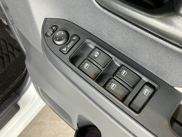 タントＸ　左側電動スライドドア　前席シートヒーター　ＬＥＤ衝突被害軽減ブレーキ　コーナーセンサー　バックカメラ（ナビ装着時用）　左側電動スライドドア　前席シートヒーター　電動パーキングブレーキ　ＬＥＤ　オートライト　オートエアコン　スマートキー　エコアイドル（滋賀県）の中古車