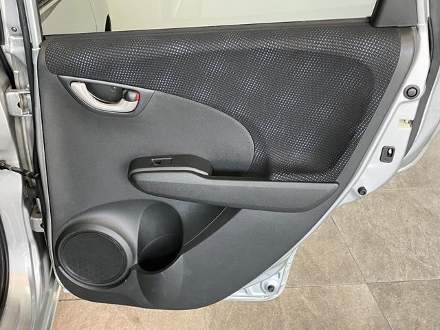 フィット１３Ｇ　ワンセグナビ　ＥＴＣ　キーレス　走行６万４千キロ台ＵＳＢ　キーレス　電格ミラー　運転席シートリフター　ＥＣＯＮモードスイッチ（滋賀県）の中古車