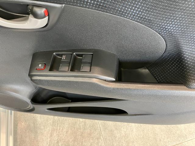 フィット１３Ｇ　ワンセグナビ　ＥＴＣ　キーレス　走行６万４千キロ台ＵＳＢ　キーレス　電格ミラー　運転席シートリフター　ＥＣＯＮモードスイッチ（滋賀県）の中古車