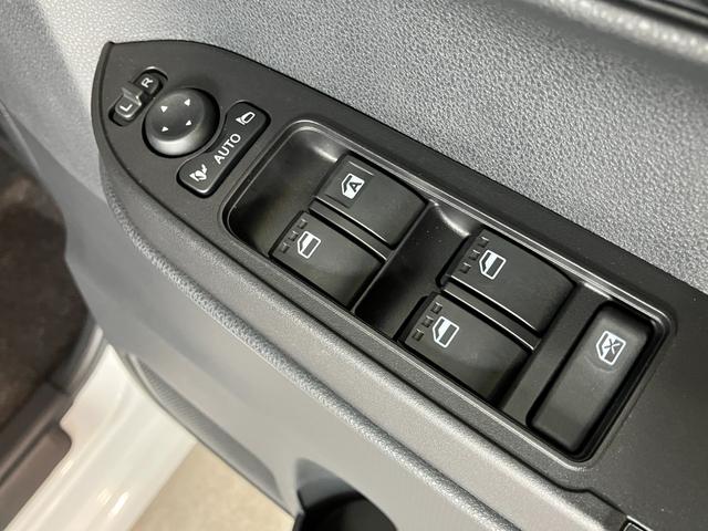 タントカスタムＸ　届出済未使用車　９型ディスプレイオーディオ追突被害軽減ブレーキ　コーナーセンサー　ＬＥＤヘッド　スマートキー　両側電動スライドドア　前席シートヒーター　オートエアコン　　フルセグ　Ｂｌｕｅｔｏｏｔｈ　ＵＳＢ　バックカメラ　エコアイドル（滋賀県）の中古車