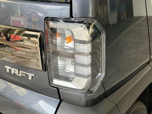タフトＧダーククロムベンチャー　ＬＥＤ　届出済未使用車追突被害軽減ブレーキ　コーナーセンサー　ＬＥＤ　スマートキー　オートエアコン　前席シートヒーター　ナビ取付時用バックカメラ　オートライト　エコアイドル（滋賀県）の中古車