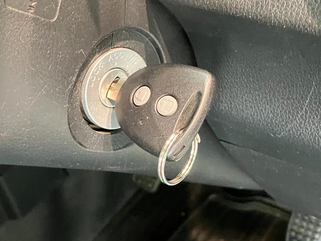ハイゼットトラックジャンボＳＡ３ｔ　５ＭＴ　４ＷＤ　フルセグナビ　ドラレコ衝突被害軽減ブレーキ・スマアシ３ｔ　ＬＥＤヘッドライト　キーレス　パワーウインドウ　荷台作業灯　ドラレコ　フルセグナビ　ＤＶＤ　Ｂｌｕｅｔｏｏｔｈ　ＵＳＢ　パートタイム４ＷＤ　リヤ４枚リーフスプリング（滋賀県）の中古車