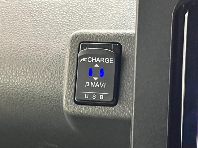 タントカスタムＸセレクション　４ＷＤ　フルセグナビ　バックカメラ追突被害軽減ブレーキ　コーナーセンサー　ＬＥＤヘッド　スマートキー　両側電動スライドドア　前席シートヒーター　オートエアコン　ＤＶＤ　Ｂｌｕｅｔｏｏｔｈ　ＵＳＢ　オートライト　エコアイドル（滋賀県）の中古車