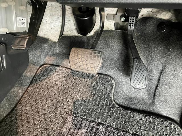 タントカスタムＸセレクション　４ＷＤ　フルセグナビ　バックカメラ追突被害軽減ブレーキ　コーナーセンサー　ＬＥＤヘッド　スマートキー　両側電動スライドドア　前席シートヒーター　オートエアコン　ＤＶＤ　Ｂｌｕｅｔｏｏｔｈ　ＵＳＢ　オートライト　エコアイドル（滋賀県）の中古車
