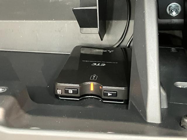 コペン２０ｔｈアニバーサリーエディション　５ＭＴ　フルセグナビＢＢＳアルミ　本皮シート　２０ＴＨ専用ＭＯＭＯステ　ＨＫＳサスペンション　ＴＶコントロール　バックカメラ　ドラレコ　ＥＴＣ車載器　ＬＥＤヘッドライト　スマートキー　シートヒーター　オートライト（滋賀県）の中古車
