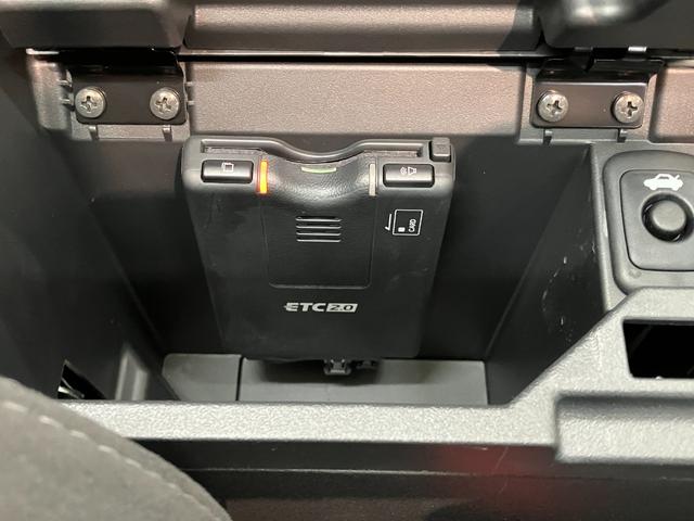 コペンエクスプレイＳ　フルセグナビ　バックカメラ　届出済未使用車ビルシュタインショックアブソーバ　レカロシート　ＭＯＭＯステ　ＬＥＤ　スマートキー　シートヒーター　フルセグナビ　ＤＶＤ　Ｂｌｕｅｔｏｏｔｈ　ＵＳＢ　パドルシフト　電動オープンルーフ（滋賀県）の中古車