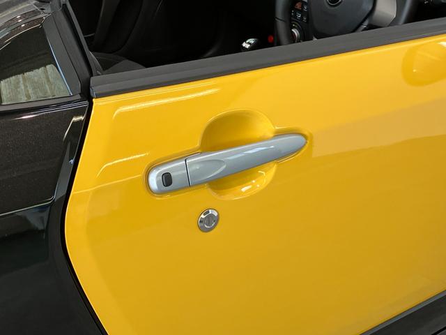 コペンエクスプレイＳ　フルセグナビ　バックカメラ　届出済未使用車ビルシュタインショックアブソーバ　レカロシート　ＭＯＭＯステ　ＬＥＤ　スマートキー　シートヒーター　フルセグナビ　ＤＶＤ　Ｂｌｕｅｔｏｏｔｈ　ＵＳＢ　パドルシフト　電動オープンルーフ（滋賀県）の中古車