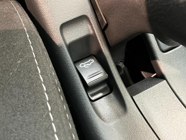 コペンエクスプレイＳ　フルセグナビ　バックカメラ　届出済未使用車ビルシュタインショックアブソーバ　レカロシート　ＭＯＭＯステ　ＬＥＤ　スマートキー　シートヒーター　フルセグナビ　ＤＶＤ　Ｂｌｕｅｔｏｏｔｈ　ＵＳＢ　パドルシフト　電動オープンルーフ（滋賀県）の中古車