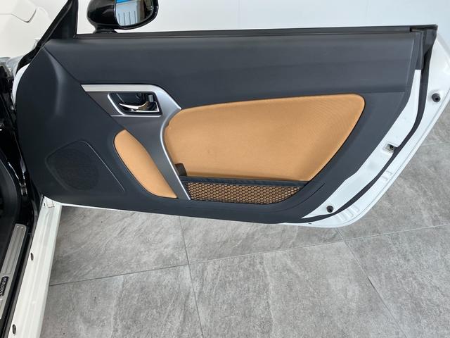 コペンローブ　Ｓ　フルセグナビ　バックカメラ　ドラレコ　車検整備付フルセグナビ　Ｂｌｕｅｔｏｏｔｈ　ＤＶＤ再生　バックカメラ　ドライブレコーダー　前席シートヒーター　パドルシフト　ＭＯＭＯ製ハンドル　レカロシート　ビルシュタイン製ショックアブソーバー　ＬＥＤ（滋賀県）の中古車