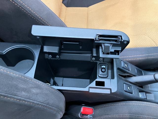 コペンローブ　Ｓ　フルセグナビ　バックカメラ　ドラレコ　車検整備付フルセグナビ　Ｂｌｕｅｔｏｏｔｈ　ＤＶＤ再生　バックカメラ　ドライブレコーダー　前席シートヒーター　パドルシフト　ＭＯＭＯ製ハンドル　レカロシート　ビルシュタイン製ショックアブソーバー　ＬＥＤ（滋賀県）の中古車