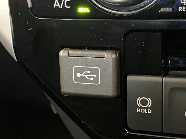 トールカスタムＧ　フルセグナビ　バックカメラ　両側電動スライドドア追突被害軽減ブレーキ　スマアシ　コーナーセンサー　ＬＥＤ　スマートキー　両側電動スライドドア　フルセグナビ　ＤＶＤ　Ｂｌｕｅｔｏｏｔｈ　ＵＳＢ　バックカメラ　レーダークルーズコントロール（滋賀県）の中古車