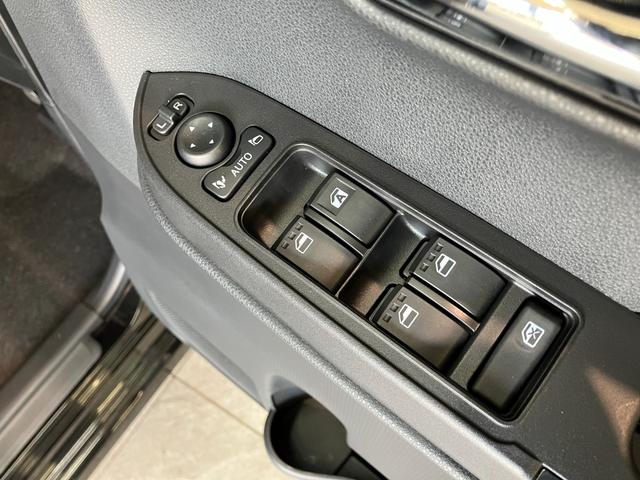 タントカスタムＸ　届出済未使用車　両側電動スライドドア　ＬＥＤ追突被害軽減ブレーキ　スマアシ　コーナーセンサー　ＬＥＤ　スマートキー　両側電動スライドドア　前席シートヒーター　オートエアコン　ナビ取付時用バックカメラ　オートライト　エコアイドル（滋賀県）の中古車
