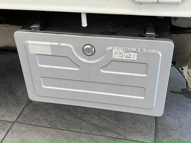 ハイゼットトラックエクストラ　ＡＴ車　パートタイム４ＷＤ　キーレスパートタイム４ＷＤ　キーレス　パワーウインドウ　ＣＤステレオ　荷台作業灯　マニュアルエアコン　リヤ４枚リーフスプリング（滋賀県）の中古車