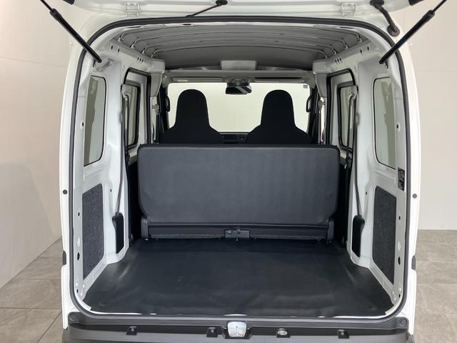 ハイゼットカーゴＤＸ　パートタイム４ＷＤ　キーレス　コーナーセンサー衝突被害軽減ブレーキ　スマアシ　コーナーセンサー　キーレス　前席パワーウインドウ　ＡＭ／ＦＭステレオ　両側スライドドア　パートタイム４ＷＤ　オートライト　エコアイドル（滋賀県）の中古車