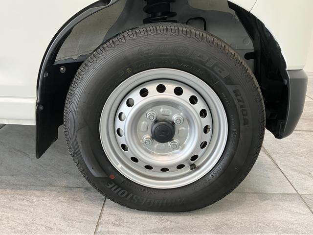 ハイゼットカーゴＤＸ　パートタイム４ＷＤ　キーレス　コーナーセンサー衝突被害軽減ブレーキ　スマアシ　コーナーセンサー　キーレス　前席パワーウインドウ　ＡＭ／ＦＭステレオ　両側スライドドア　パートタイム４ＷＤ　オートライト　エコアイドル（滋賀県）の中古車