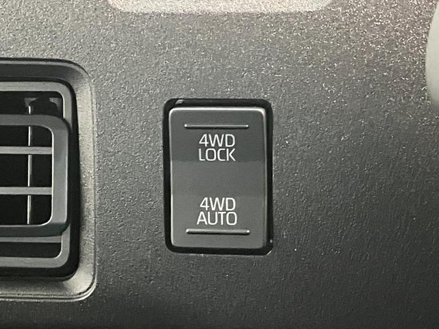 ハイゼットカーゴＤＸ　パートタイム４ＷＤ　キーレス　コーナーセンサー衝突被害軽減ブレーキ　スマアシ　コーナーセンサー　キーレス　前席パワーウインドウ　ＡＭ／ＦＭステレオ　両側スライドドア　パートタイム４ＷＤ　オートライト　エコアイドル（滋賀県）の中古車