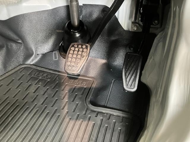 ハイゼットカーゴＤＸ　パートタイム４ＷＤ　キーレス　コーナーセンサー衝突被害軽減ブレーキ　スマアシ　コーナーセンサー　キーレス　前席パワーウインドウ　ＡＭ／ＦＭステレオ　両側スライドドア　パートタイム４ＷＤ　オートライト　エコアイドル（滋賀県）の中古車