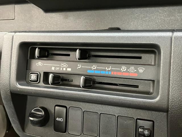 ハイゼットトラックスタンダード　パートタイム４ＷＤ　５ＭＴ　ＡＭ／ＦＭラジオ５ＭＴ　パートタイム４ＷＤ　エアコン　パワステ　ＡＭ／ＦＭラジオ　ＥＴＣ（滋賀県）の中古車