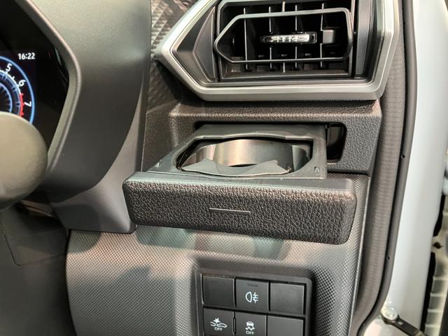 ロッキープレミアム　レーダークルーズコントロール　ＬＥＤ　車検整備付衝突被害軽減ブレーキ　コーナーセンサー　バックカメラ（ナビ装着時用）　前席シートヒーター　ＬＥＤ　レーダークルーズコントロール　オートライト　オートエアコン　スマートキー　エコアイドル（滋賀県）の中古車