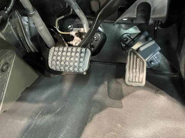 ハイゼットトラックジャンボエクストラ　４ＷＤ　ＬＥＤ　ＣＶＴ車　届出済未使用車衝突被害軽減ブレーキ　コーナーセンサー　ＬＥＤヘッドライト　スマートキー　パワーウインドウ　デフロック　荷台作業灯　パートタイム４ＷＤ　電動格納式ドアミラー　トップシェイドガラス　届出済未使用車（滋賀県）の中古車