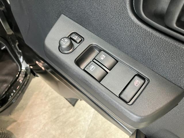 ハイゼットトラックジャンボエクストラ　４ＷＤ　ＬＥＤ　ＣＶＴ　届出済未使用車衝突被害軽減ブレーキ　コーナーセンサー　ＬＥＤヘッドライト　スマートキー　パワーウインドウ　デフロック　荷台作業灯　電動格納式ドアミラー　トップシェイドガラス　パートタイム４ＷＤ　届出済未使用車（滋賀県）の中古車