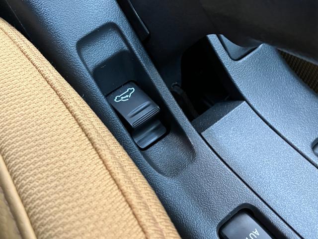 コペンローブ　フルセグナビ　バックカメラ　車検整備付フルセグナビ　バックカメラ　ＤＶＤ再生　Ｂｌｕｅｔｏｏｔｈ　ＵＳＢ　シートヒーター　ＬＥＤライト　スマートキー　オートエアコン　エコアイドル（滋賀県）の中古車