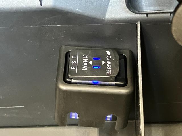 コペンローブ　フルセグナビ　バックカメラ　車検整備付フルセグナビ　バックカメラ　ＤＶＤ再生　Ｂｌｕｅｔｏｏｔｈ　ＵＳＢ　シートヒーター　ＬＥＤライト　スマートキー　オートエアコン　エコアイドル（滋賀県）の中古車