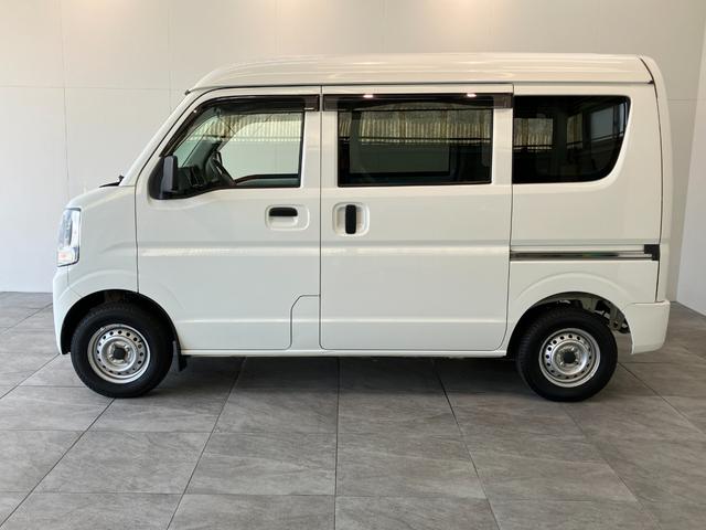 エブリイＰＡリミテッド　４ＷＤ　５ＭＴ　走行４万８千キロ弱パートタイム４ＷＤ　５速ミッション　ＡＭ／ＦＭラジオ　キーレスエントリー　マニュアルレベリング　マニュアルエアコン（滋賀県）の中古車
