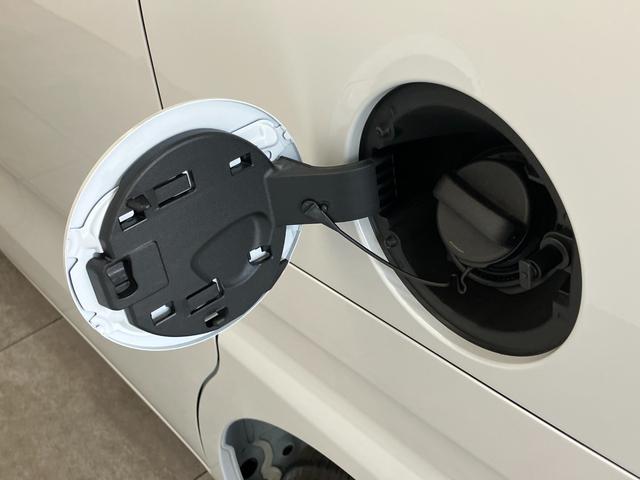 タントＸ　届出済未使用車　左側電動スライドドア　前席シートヒーター衝突被害軽減ブレーキ　スマアシ　コーナーセンサー　ＬＥＤ　スマートキー　左側電動スライドドア　前席シートヒーター　ナビ取付時用バックカメラ　オートエアコン　オートライト　エコアイドル（滋賀県）の中古車