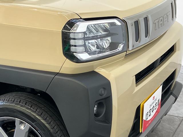 タフトＧ　ダーククロムベンチャー　クルコン　届出済未使用車衝突被害軽減ブレーキ　コーナーセンサー　バックカメラ（ナビ装着時用）　クルーズコントロール　前席シートヒーター　ＬＥＤ　オートライト　スカイフィールトップ　スマートキー　エコアイドル　届出済未使用車（滋賀県）の中古車