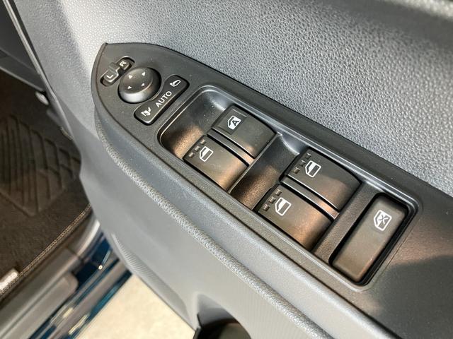 タントＸ　左側電動スライド　前席シートヒーター　ＬＥＤヘッドライト衝突被害軽減ブレーキ　コーナーセンサー　バックカメラ（ナビ装着時用）　左側電動スライドドア　前席シートヒーター　電動パーキングブレーキ　ＬＥＤ　オートライト　オートエアコン　スマートキー　エコアイドル（滋賀県）の中古車