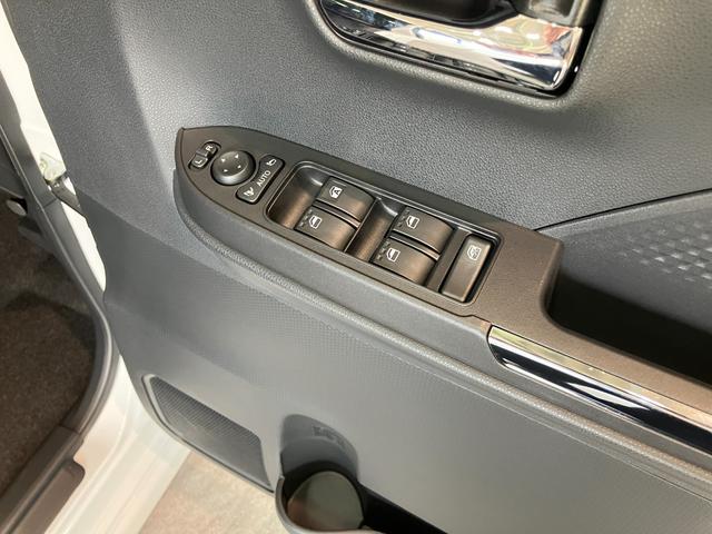 タントカスタムＲＳ　ターボ　両側電動スライドドア　届出済未使用車衝突被害軽減ブレーキ　スマアシ　コーナーセンサー　ターボ　ＬＥＤ　スマートキー　両側電動スライドドア　前席シートヒーター　オートエアコン　ナビ取付時用バックカメラ　オートライト　エコアイドル（滋賀県）の中古車