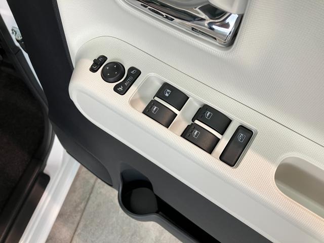 ムーヴキャンバスストライプスＧ　届出済未使用車　両側電動スライドドア衝突被害軽減ブレーキ　スマアシ　コーナーセンサー　ＬＥＤ　スマートキー　両側電動スライドドア　前席シートヒーター　オートエアコン　ナビ取付時用バックカメラ　オートライト（滋賀県）の中古車