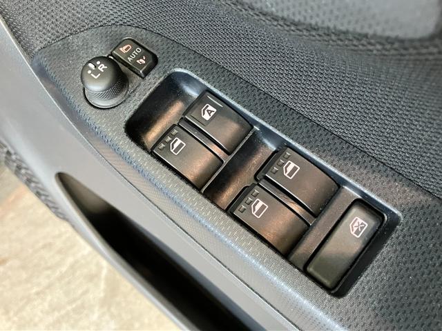 ムーヴＸリミテッド２ＳＡ３　シートヒーター　ＬＥＤ　スマートキー衝突被害軽減ブレーキ　バックカメラ（ナビ装着時用）　オートライト　マニュアルレベリング　オートエアコン　運転席シートヒーター　スマートキー　トップシェイドガラス　エコアイドル（滋賀県）の中古車