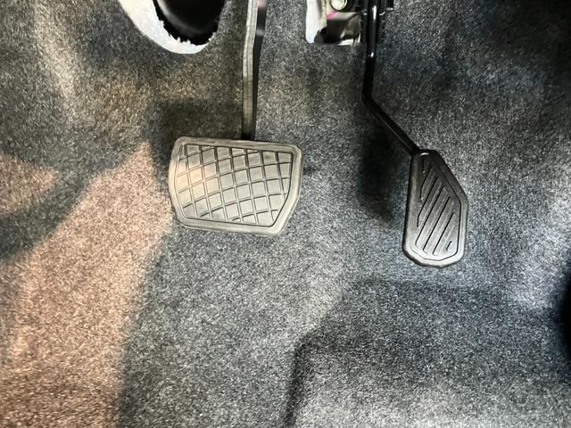 タフトＧターボ　ダーククロムベンチャー　クルコン　届出済未使用車衝突被害軽減ブレーキ　コーナーセンサー　ターボ　バックカメラ（ナビ装着時用）　前席シートヒーター　電動パーキング　クルーズコントロール　ＬＥＤ　オートライト　オートエアコン　スマートキー　エコアイドル（滋賀県）の中古車
