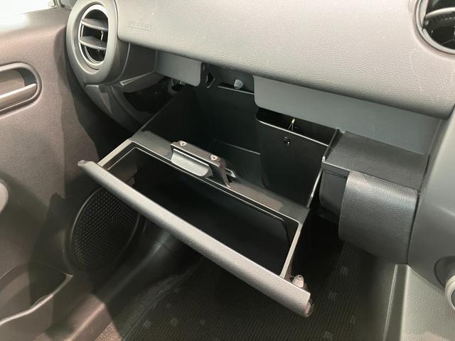 デミオ１３−スカイアクティブ　フルセグナビ　Ｂカメラ　車検整備付衝突被害軽減ブレーキ　フルセグナビ　ＤＶＤ再生　Ｂｌｕｅｔｏｏｔｈ　ＵＳＢ　バックカメラ　ＥＴＣ　オートライト　オートエアコン　スマートキー　電動格納式ドアミラー　エコアイドル（滋賀県）の中古車